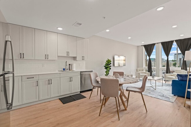 916 N Delaware Ave, Unit SI ID1055893P in Philadelphia, PA - Foto de edificio - Building Photo