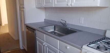 73-45 210th St in Queens, NY - Building Photo - Building Photo