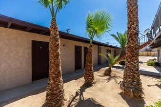 645 E Ridgecrest Blvd, Unit 645 E Ridgecrest Blvd - Apt A in Ridgecrest, CA - Building Photo - Building Photo