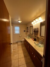 73 Shawn Dr in Bristol, CT - Foto de edificio - Building Photo