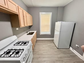 7841 S Drexel Ave, Unit 1F in Chicago, IL - Foto de edificio - Building Photo