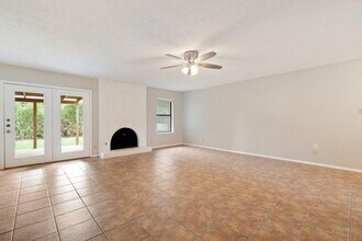 10211 Missel Thrush Dr in Austin, TX - Building Photo - Building Photo