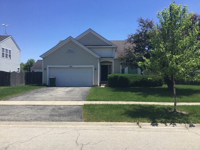 property at 1400 Bridgehampton Dr