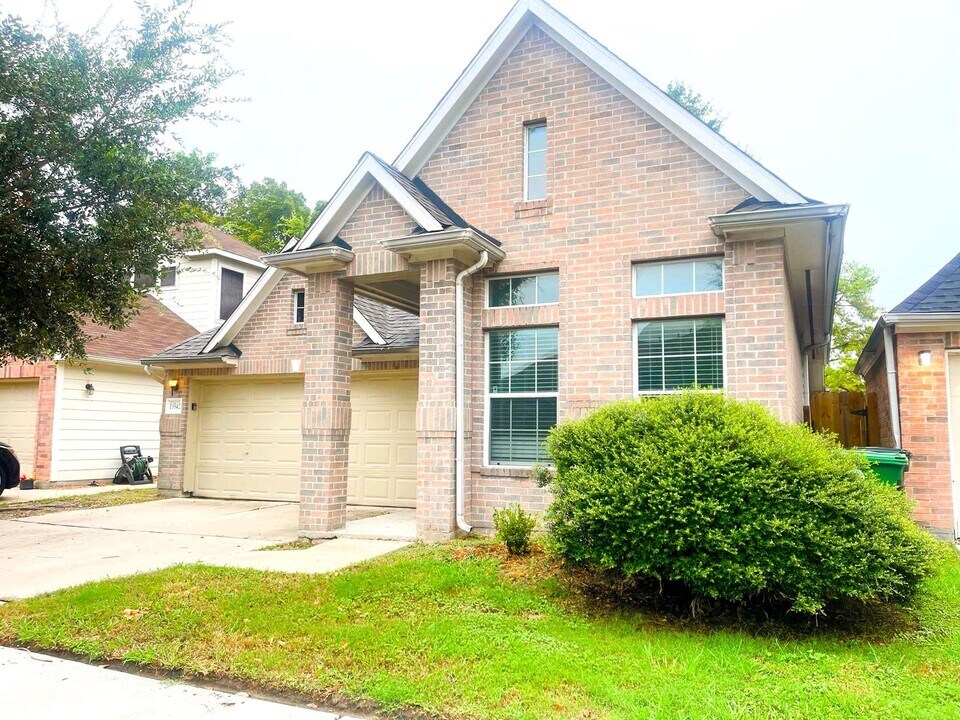 13542 Forest Gully in Houston, TX - Building Photo