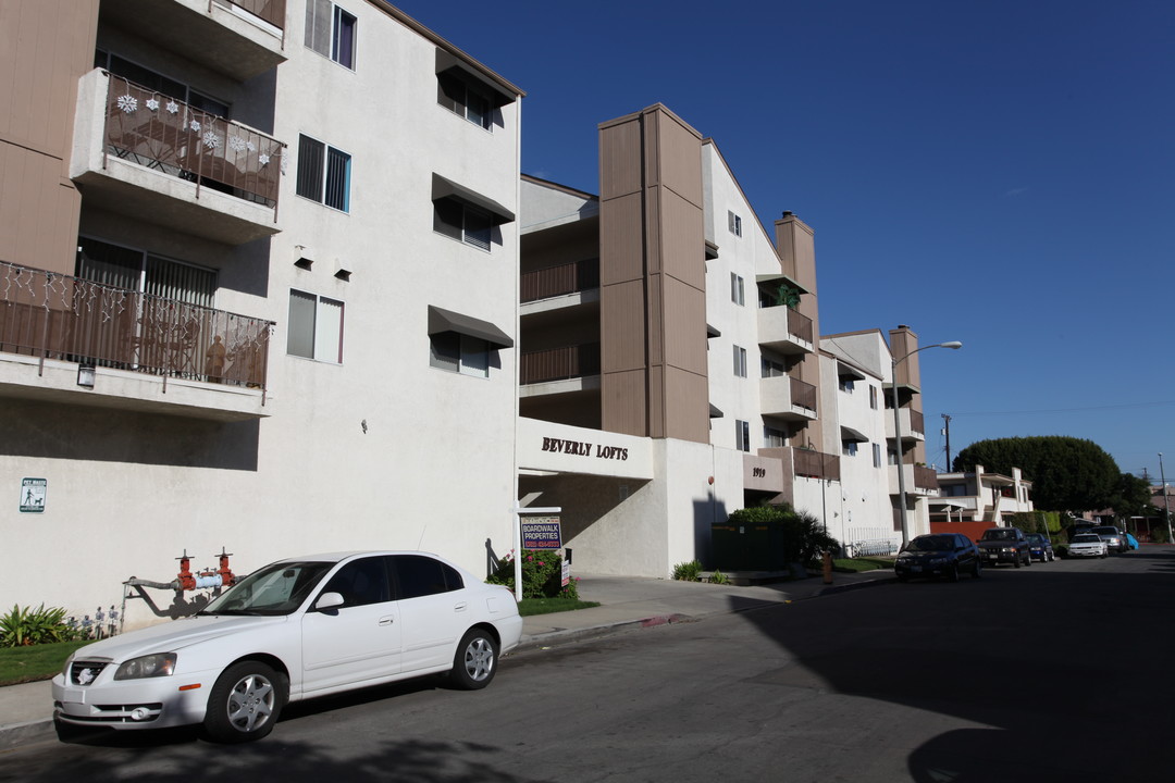 Beverly Lofts in Long Beach, CA - Foto de edificio