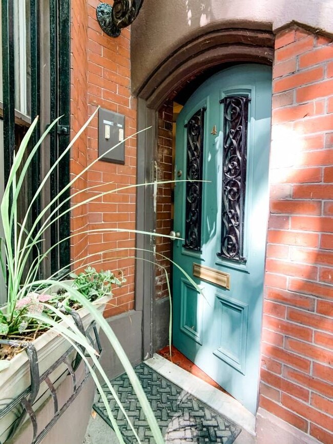 5 Wellington St, Unit 2 in Boston, MA - Building Photo - Building Photo