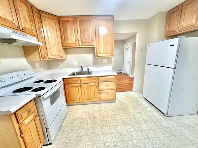 6 Commercial Ave in Highland, NY - Foto de edificio - Building Photo