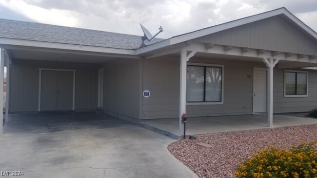 5520 E Manse Rd in Pahrump, NV - Foto de edificio - Building Photo