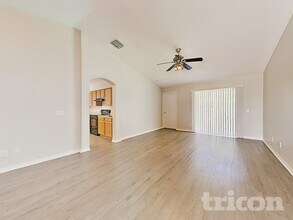 13404 Prestwick Dr in Riverview, FL - Foto de edificio - Building Photo