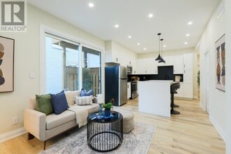 6 Luttrell Ave in Toronto, ON - Building Photo - Building Photo