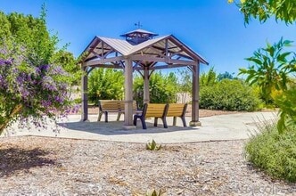 12894 Corte Arauco in San Diego, CA - Foto de edificio - Building Photo