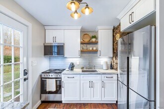 5 Old Clark Hill Rd in East Hampton, CT - Building Photo - Building Photo