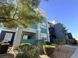 6955 N Durango Dr in Las Vegas, NV - Building Photo