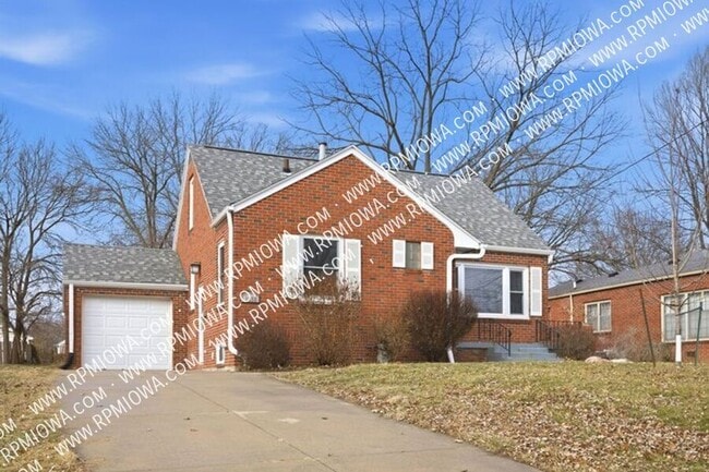 1050 57th St in Des Moines, IA - Building Photo - Building Photo