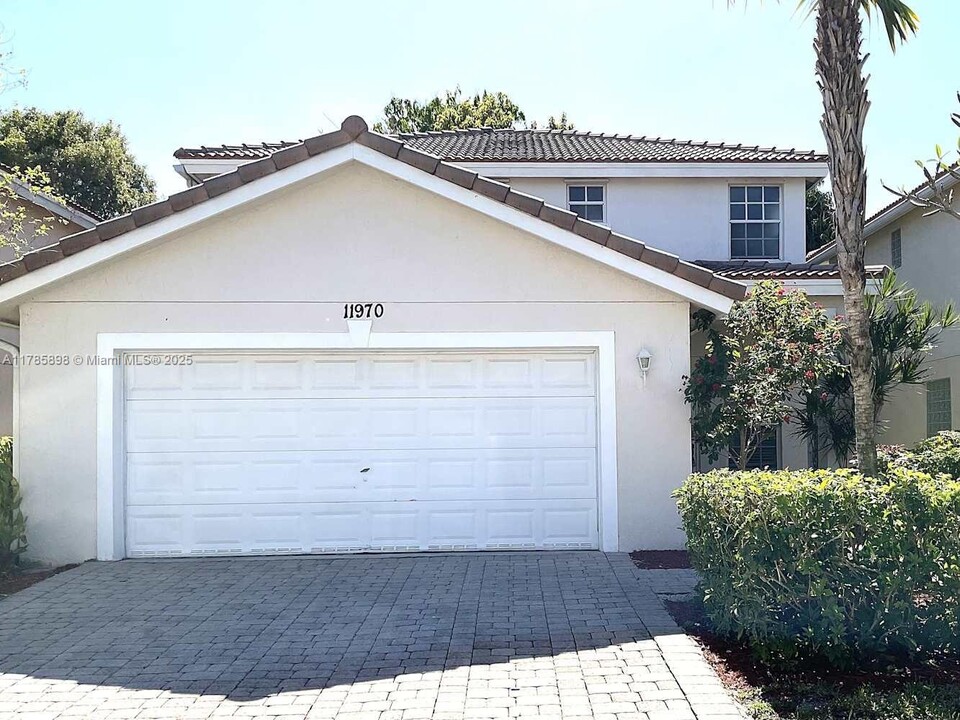 11970 Donlin Dr in Wellington, FL - Foto de edificio