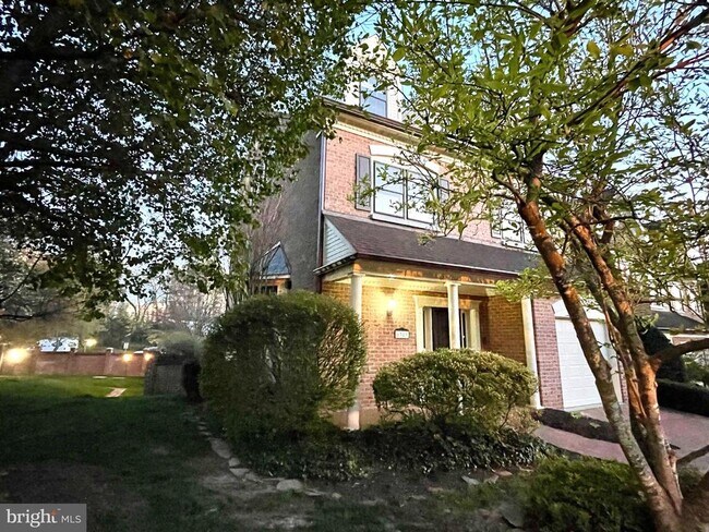 property at 6319 Chaucer View Cir