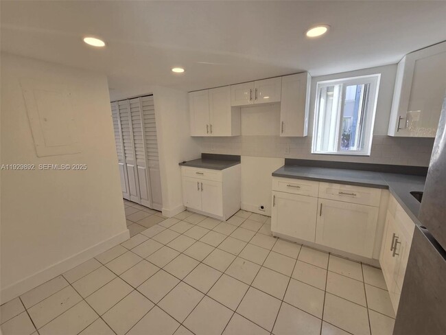 3940 NW 76th Terrace in Hollywood, FL - Building Photo - Building Photo