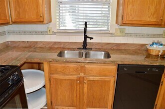 514 Fair Oak Dr in Stafford, TX - Building Photo - Building Photo