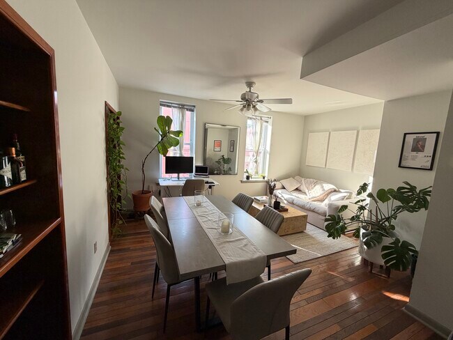 745 S 16th St, Unit 2nd floor in Philadelphia, PA - Foto de edificio - Building Photo
