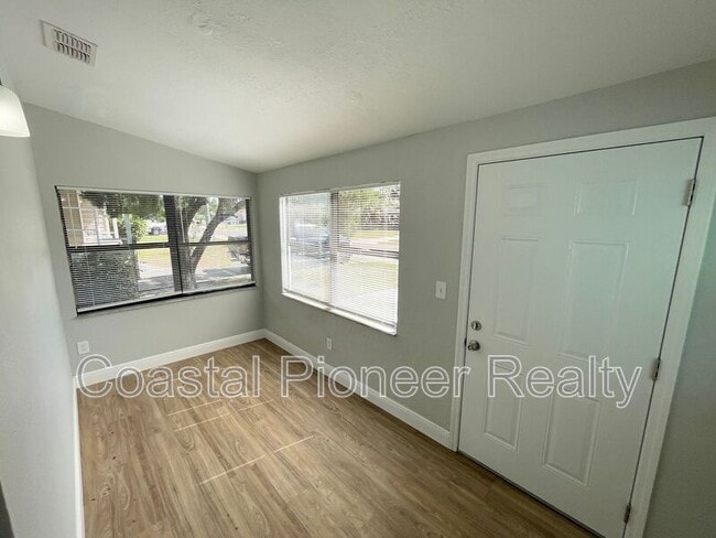 3861 11th Ave S in St. Petersburg, FL - Building Photo - Building Photo