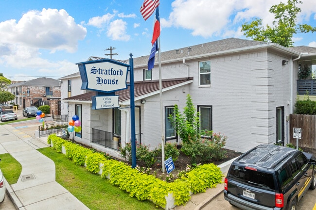 Stratford House Apartments in Houston, TX - Building Photo - Building Photo