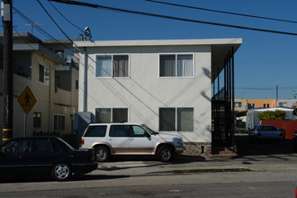 525 Huntington Ave in San Bruno, CA - Foto de edificio - Building Photo