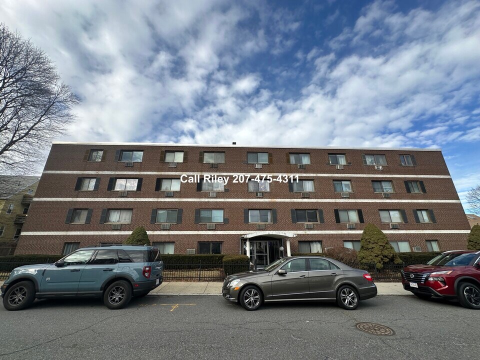 35 Glencoe St, Unit 35 in Boston, MA - Foto de edificio