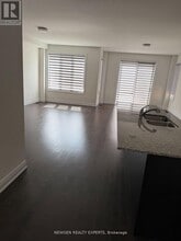 2126 Wilson St in Innisfil, ON - Building Photo - Building Photo