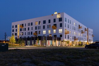 HELLO in Omaha, NE - Foto de edificio - Building Photo