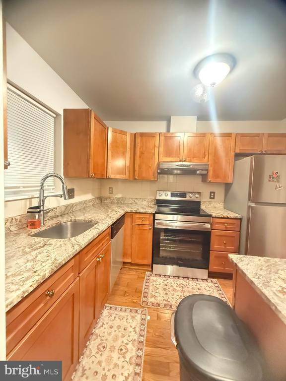 2808 Lee Oaks Pl in Falls Church, VA - Building Photo - Building Photo