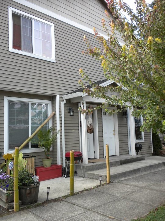 8314 SE Yamhill St-Unit -3 in Portland, OR - Building Photo