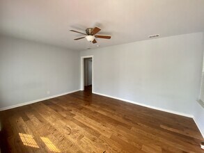 609 W Odell St in Austin, TX - Building Photo - Building Photo