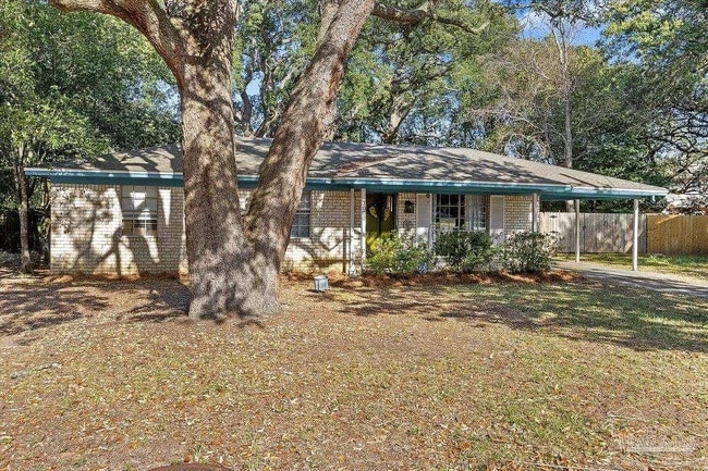 property at 2000 Elaine Cir