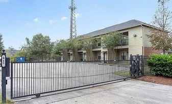 612 S Kenilworth Pky, Unit 4F in Baton Rouge, LA - Building Photo - Building Photo