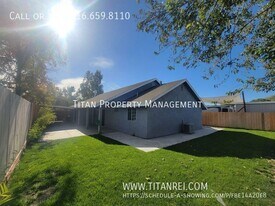 6245 Dias Ave in Sacramento, CA - Building Photo