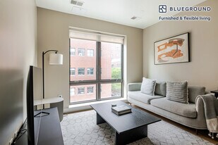 33 Rogers St in Cambridge, MA - Building Photo