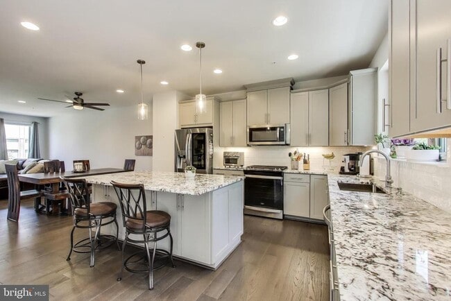 5004 Oakmoore Dr in North Bethesda, MD - Building Photo - Building Photo