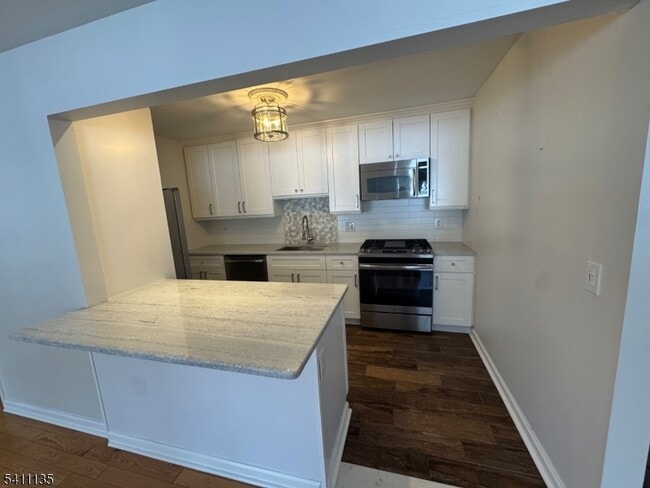 50 W Lindsley Rd in Cedar Grove, NJ - Building Photo - Building Photo