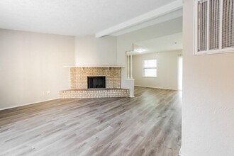 17319 Northern Star Dr in Houston, TX - Building Photo - Building Photo