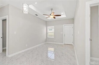 2713 E Israel Ave in Alton, TX - Foto de edificio - Building Photo