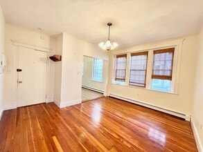 1625 Commonwealth Ave, Unit 10 in Boston, MA - Foto de edificio - Building Photo