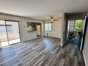 3282 Ashford St in San Diego, CA - Building Photo - Building Photo