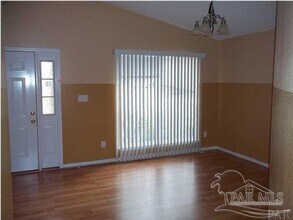 5121 Cocoa Dr in Pensacola, FL - Building Photo - Building Photo