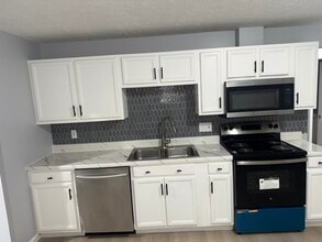 641 Middletown Ave in New Haven, CT - Building Photo - Building Photo