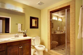 Villa Sofia (Woodman) in Sherman Oaks, CA - Foto de edificio - Interior Photo