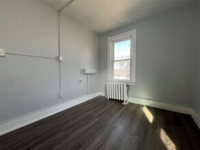 14 Hooker Ave in Poughkeepsie, NY - Building Photo - Building Photo