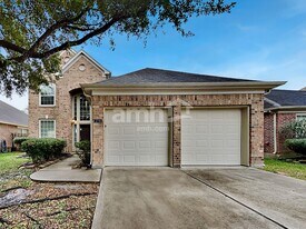 2718 Lakecrest Way Dr in Katy, TX - Building Photo