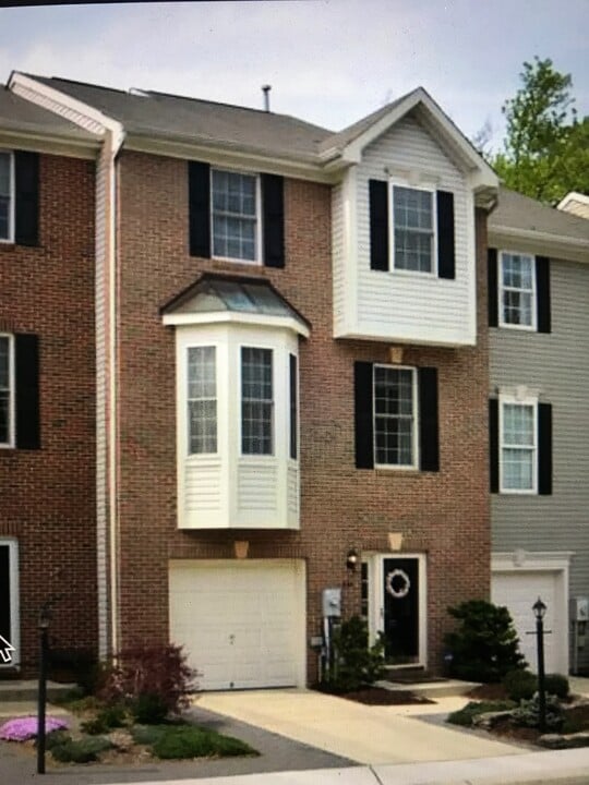205 Tilden Way in Edgewater, MD - Building Photo