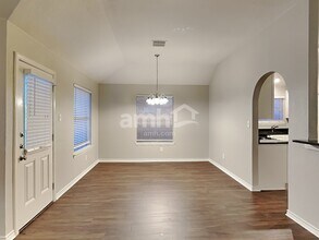 5010 Chase Mountain Dr in Bacliff, TX - Building Photo - Building Photo