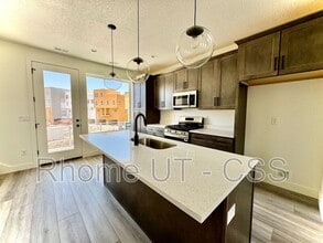 1489 Creek Ln in Farmington, UT - Building Photo - Building Photo